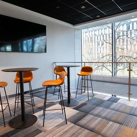 Q Hotel Plus Wroclaw Bagian luar foto