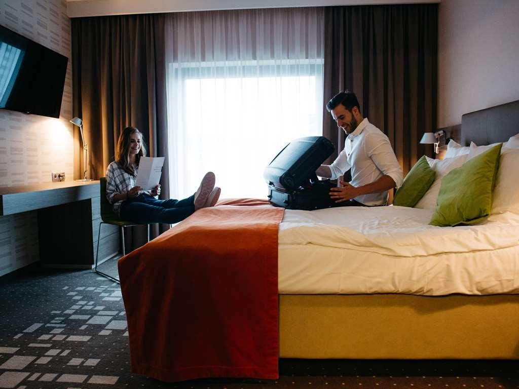 Q Hotel Plus Wroclaw Ruang foto
