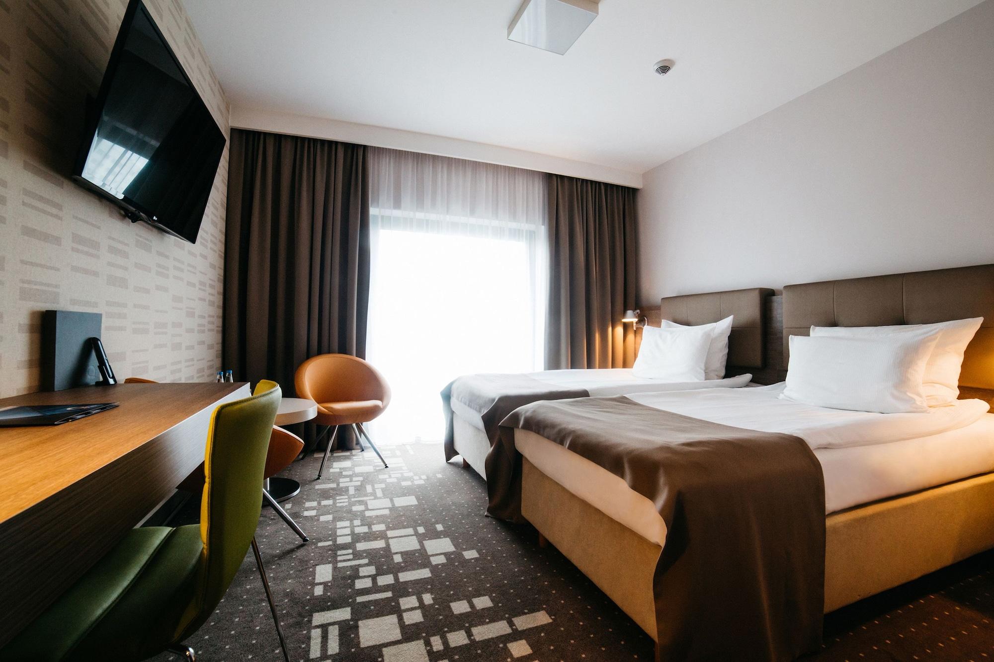 Q Hotel Plus Wroclaw Bagian luar foto
