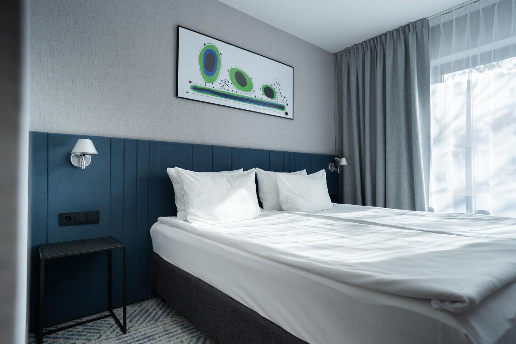 Q Hotel Plus Wroclaw Bagian luar foto