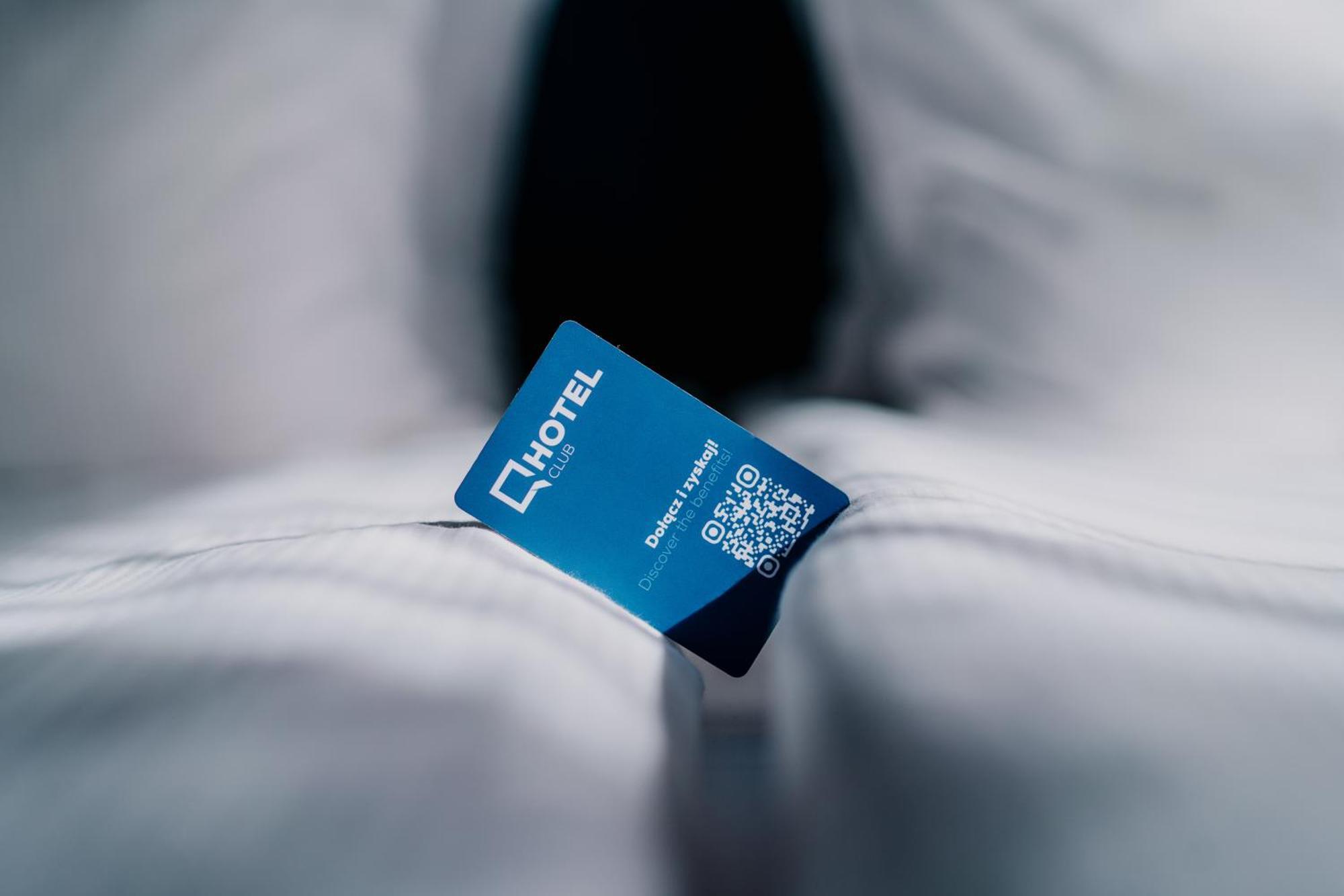 Q Hotel Plus Wroclaw Bagian luar foto