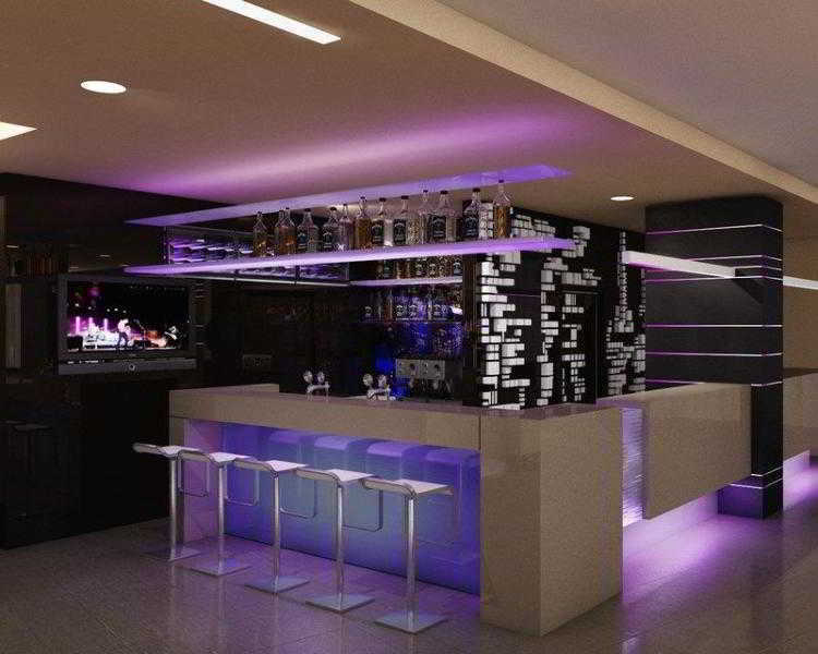 Q Hotel Plus Wroclaw Bagian luar foto